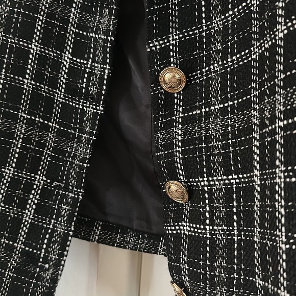 Blazer - Picture 2 of 3